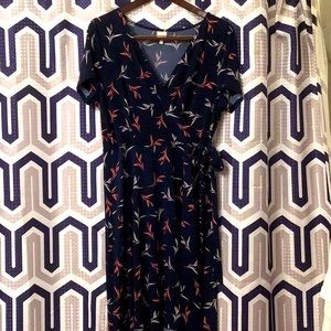 Beautiful casual dinner date dress. Worn twice good condition.